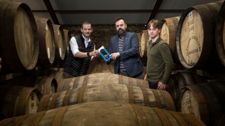 Invecchiamento cosmico: la Scozia e il Giappone lanciano il primo whisky in orbita  